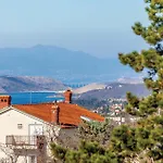 Awesome Home In Crikvenica Case de vacanță *