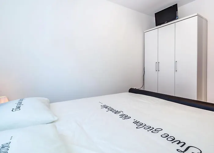 6 Bedroom Cozy In Ferienhaus *