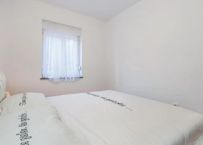 6 Bedroom Cozy In *