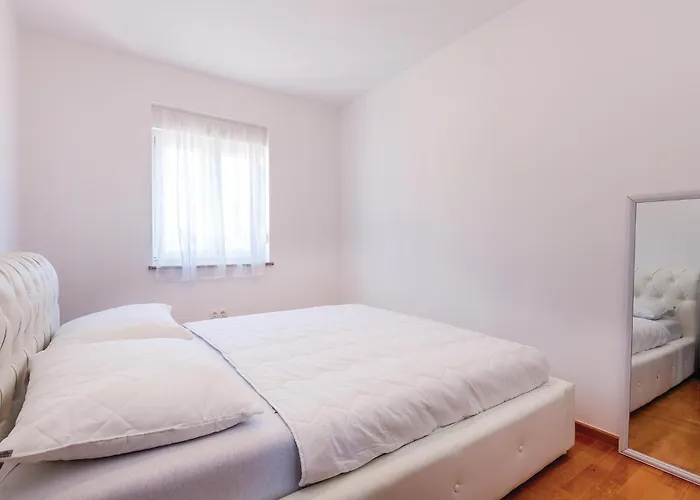 6 Bedroom Cozy In Ferienhaus
