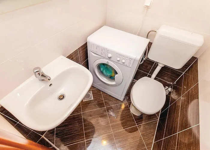 Ferienhaus 6 Bedroom Cozy In Crikvenica