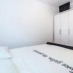 Awesome Home In Crikvenica Hébergement de vacances *